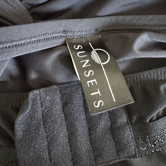 Sunsets Black Twist Front Tankini Top Sz 36DD Underwire Support Beach Travel - Picture 3 of 5